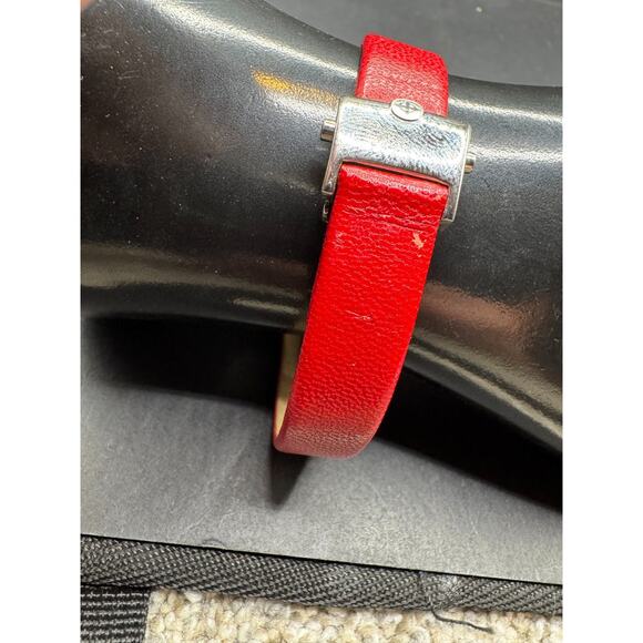 Zodiac ZO6001 Swiss Made Red ULTRA RARE Quartz Analog Women's Oval Watch - Picture 10 of 16